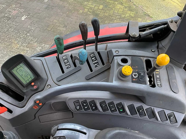 2007 new holland ts135a plus met frontlader vierwielaangedreven landbouwtractor - afbeelding 22 van  43