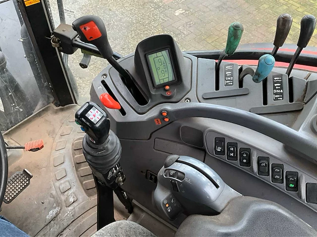 2007 new holland ts135a plus met frontlader vierwielaangedreven landbouwtractor - afbeelding 24 van  43