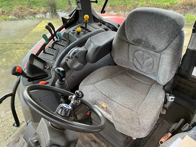 2007 new holland ts135a plus met frontlader vierwielaangedreven landbouwtractor - afbeelding 26 van  43