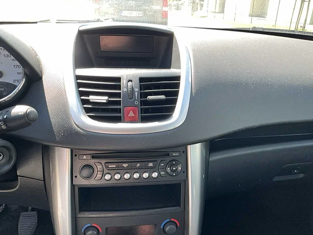 2007 peugeot 207 personenauto - afbeelding 18 van  44