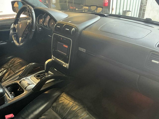 2007 porsche cayenne turbo personenauto - afbeelding 31 van  51