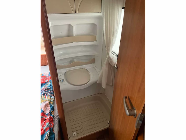 2008 hobby caravan + voortent en luifel & fietsenrek - afbeelding 42 van  70