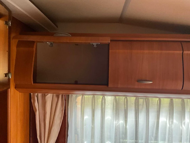 2008 hobby caravan + voortent en luifel & fietsenrek - afbeelding 47 van  70