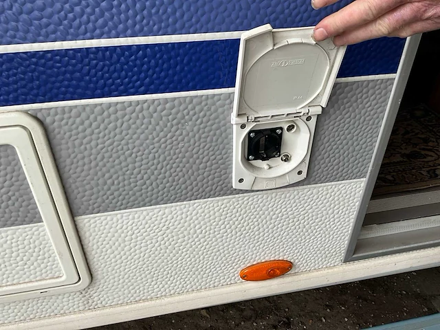 2008 hobby caravan + voortent en luifel & fietsenrek - afbeelding 55 van  70