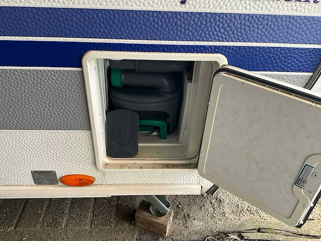 2008 hobby caravan + voortent en luifel & fietsenrek - afbeelding 58 van  70