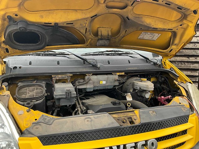 2008 iveco 65c18 vrachtwagen met trekhaak - afbeelding 19 van  56