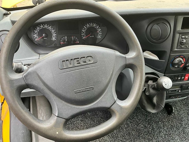 2008 iveco 65c18 vrachtwagen met trekhaak - afbeelding 37 van  56