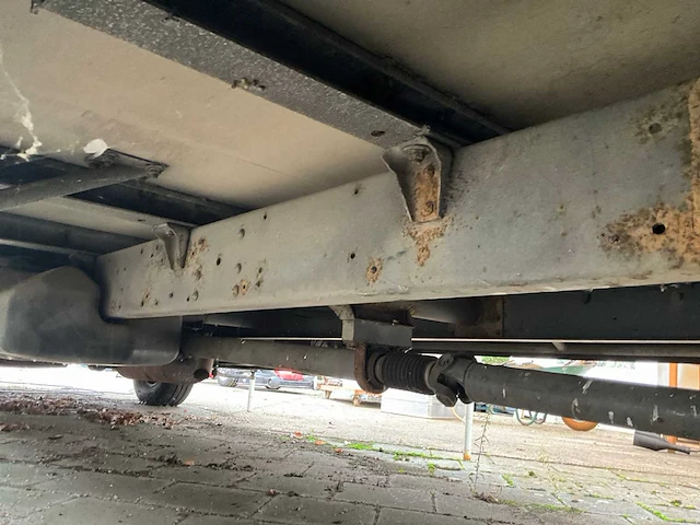 2008 iveco 65c18 vrachtwagen met trekhaak - afbeelding 13 van  56