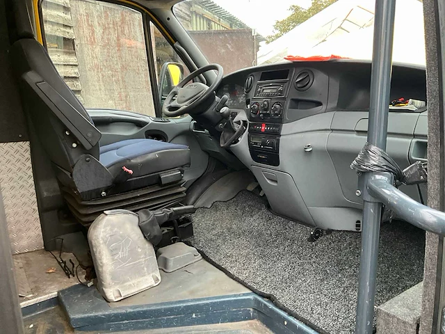2008 iveco 65c18 vrachtwagen met trekhaak - afbeelding 26 van  56