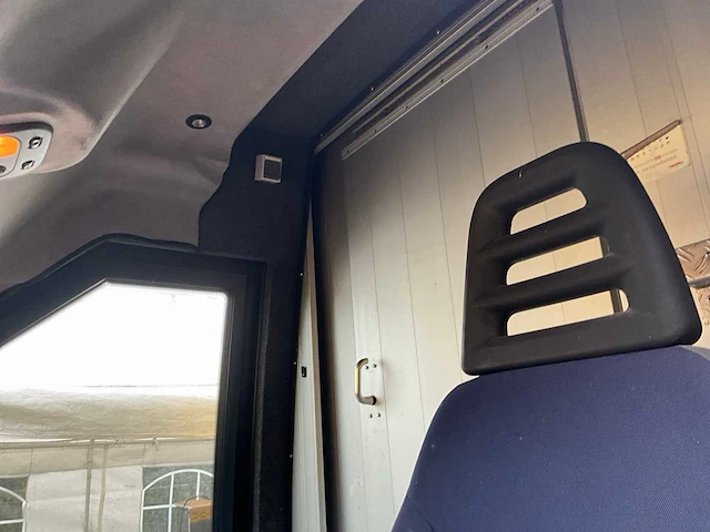 2008 iveco 65c18 vrachtwagen met trekhaak - afbeelding 38 van  56