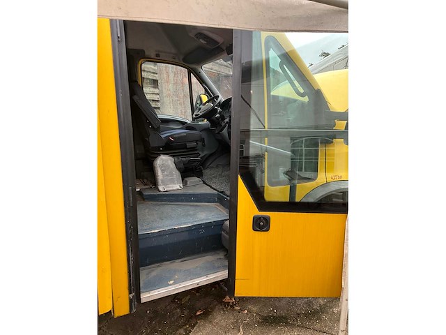 2008 iveco 65c18 vrachtwagen met trekhaak - afbeelding 18 van  56