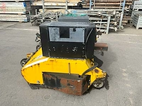 2008 mts yellow bull 20.01 straatveegmachine met heftruck koppelplaat - afbeelding 4 van  9