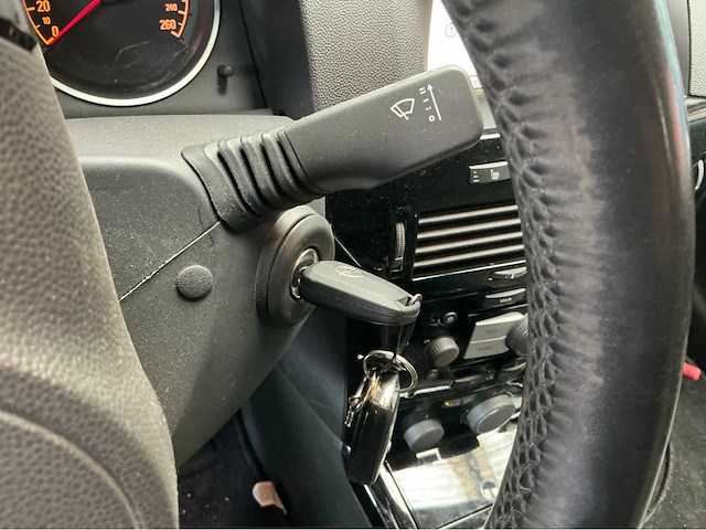 2008 opel astra 1.6i gtc coupé auto - afbeelding 15 van  44