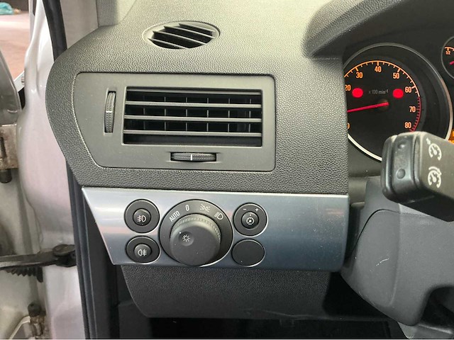 2008 opel astra 1.6i gtc coupé auto - afbeelding 17 van  44