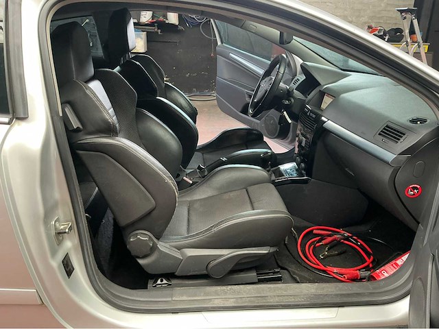 2008 opel astra 1.6i gtc coupé auto - afbeelding 24 van  44