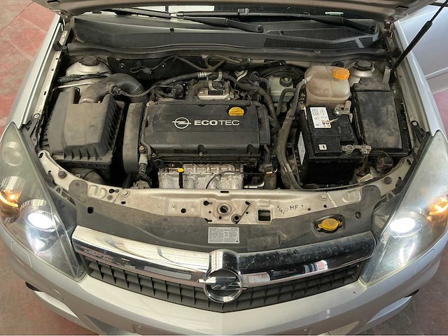 2008 opel astra 1.6i gtc coupé auto - afbeelding 28 van  44