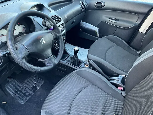 2008 peugeot 206 personenauto - afbeelding 9 van  33