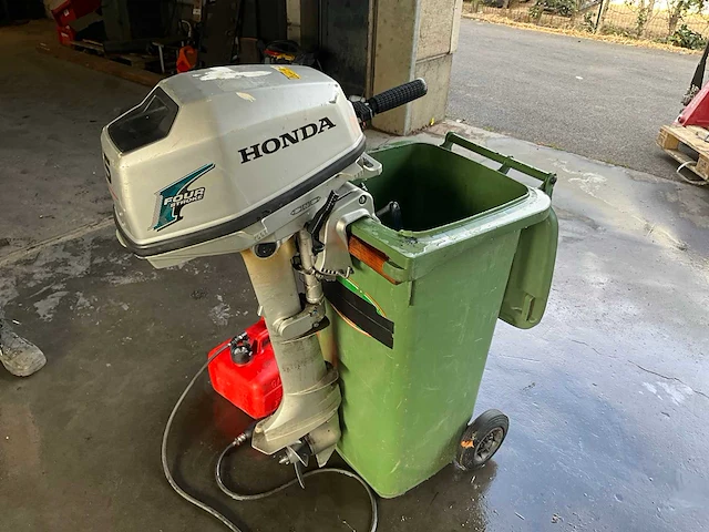 2009 - honda bf5a - lange staart buitenboordmotor - afbeelding 13 van  19