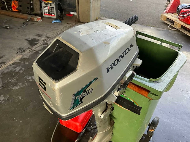 2009 - honda bf5a - lange staart buitenboordmotor - afbeelding 16 van  19