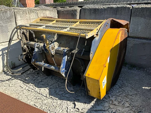 2009 bb1510 betonmenger - afbeelding 1 van  10