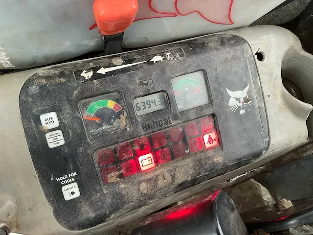 2009 bobcat 425 minigraafmachine - afbeelding 2 van  10