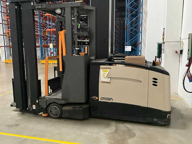 2009 crouwn tsp 6000 orderpicker smallegangtruck - afbeelding 12 van  14