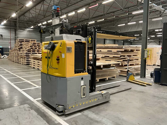 2009 electric 80 lgv with forks vorkheftruck agv gebouw 14 (2x) - afbeelding 4 van  25
