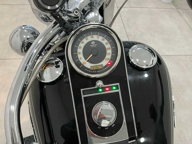 2009 harley-davidson softail motorfiets - afbeelding 11 van  28