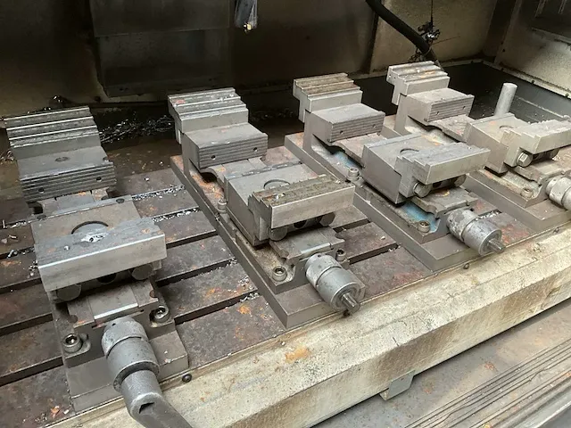 2009 hartford vmc-1300 cnc bewerkingscentrum - afbeelding 3 van  23
