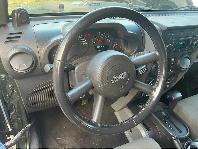 2009 jeep wrangler unlimited personenauto - afbeelding 14 van  44