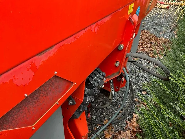 2009 kuhn axera 1102 kunstmeststrooier - afbeelding 12 van  16