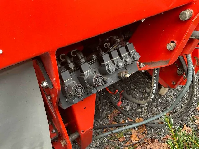 2009 kuhn axera 1102 kunstmeststrooier - afbeelding 13 van  16
