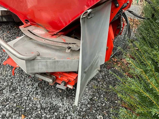 2009 kuhn axera 1102 kunstmeststrooier - afbeelding 16 van  16