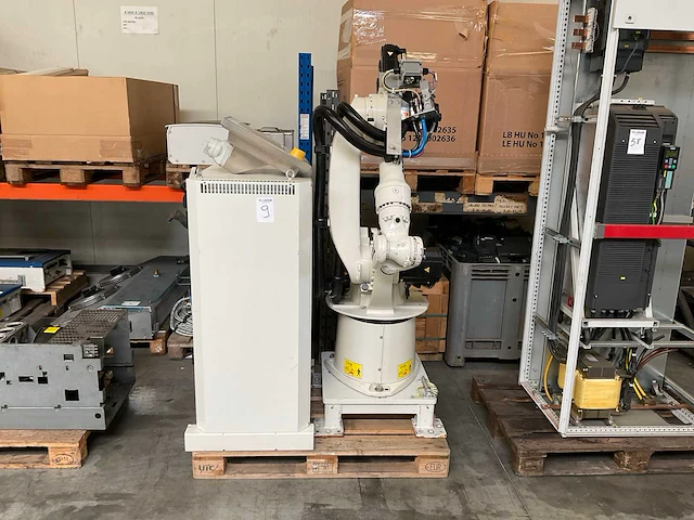 2009 kuka kr16 industriële robot - afbeelding 1 van  11