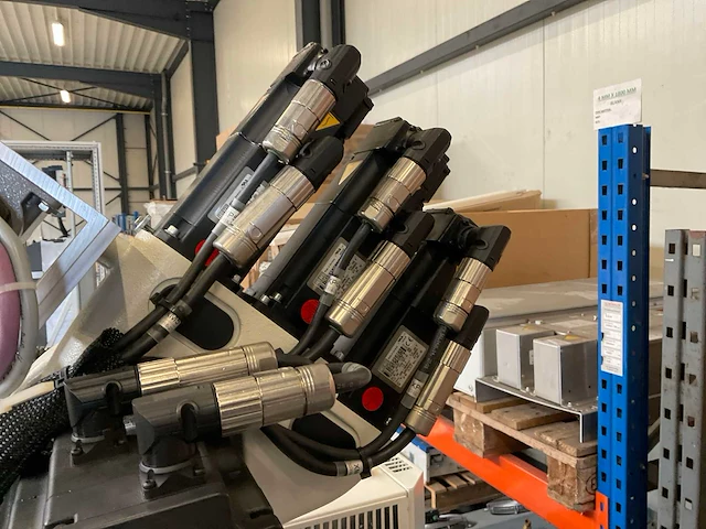 2009 kuka kr16 industriële robot - afbeelding 6 van  11