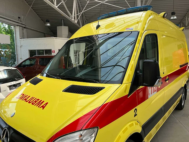2009 mercedes-benz sprinter 519cdi ambulances - afbeelding 9 van  29