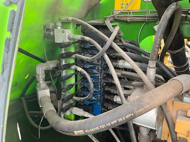 2009 merlo giraf track gt580b rupshoogwerker met werkkooien en hijslieren - afbeelding 13 van  38
