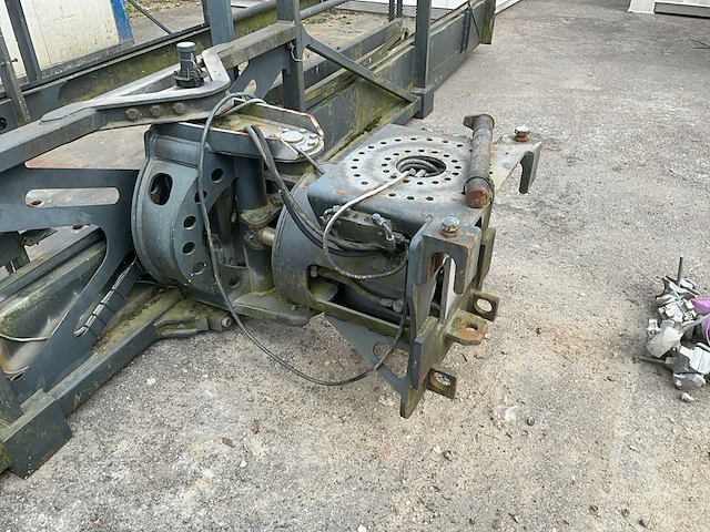 2009 merlo giraf track gt580b rupshoogwerker met werkkooien en hijslieren - afbeelding 30 van  38
