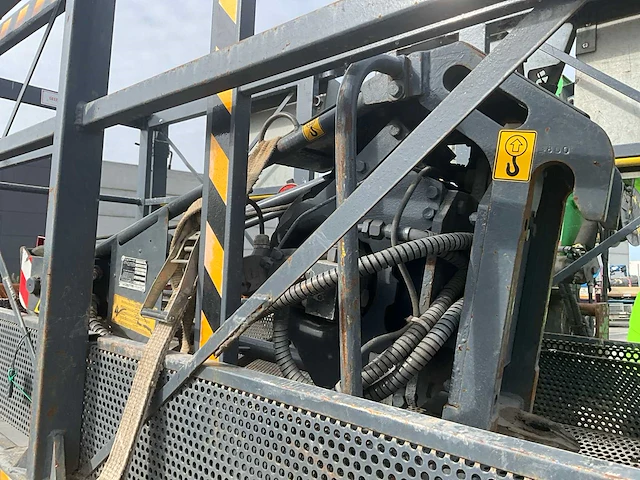 2009 merlo giraf track gt580b rupshoogwerker met werkkooien en hijslieren - afbeelding 38 van  38