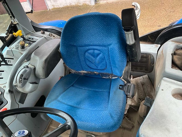 2009 new holland t6050 vierwielaangedreven landbouwtractor - afbeelding 18 van  34