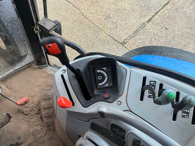 2009 new holland t6050 vierwielaangedreven landbouwtractor - afbeelding 20 van  34