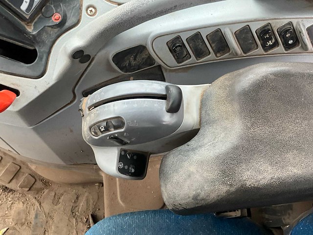 2009 new holland t6050 vierwielaangedreven landbouwtractor - afbeelding 22 van  34