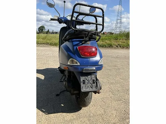 2009 piaggio vespa 50cc scooter - afbeelding 2 van  22