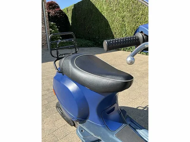 2009 piaggio vespa 50cc scooter - afbeelding 6 van  22