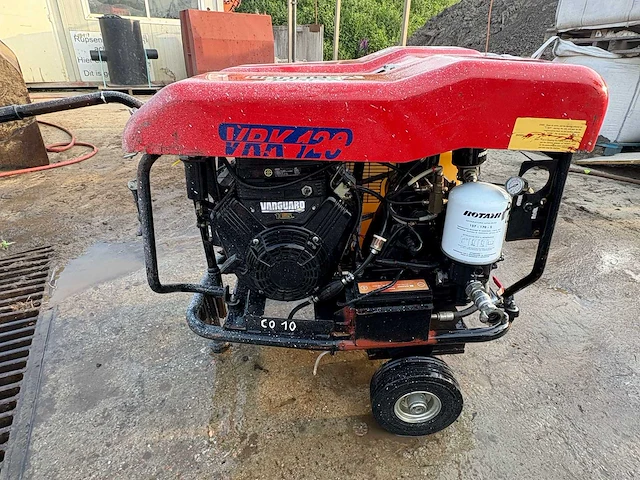 2009 rotair vrk120 zuigercompressor met benzinemotor - afbeelding 1 van  4