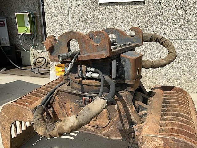 2009 verachtert hydraulische klem 2829376 overige grondverzetmachines - afbeelding 3 van  17