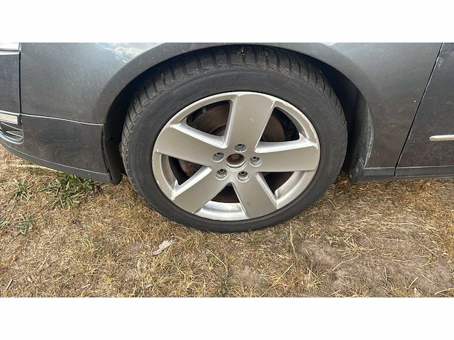 2009 volkswagen passat 2.0 tdi personenauto - afbeelding 19 van  42