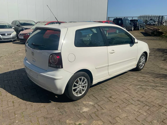 2009 volkswagen polo personenauto - afbeelding 12 van  16