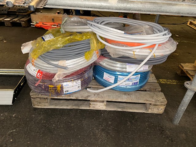 200m voorbedrade buis - afbeelding 1 van  4