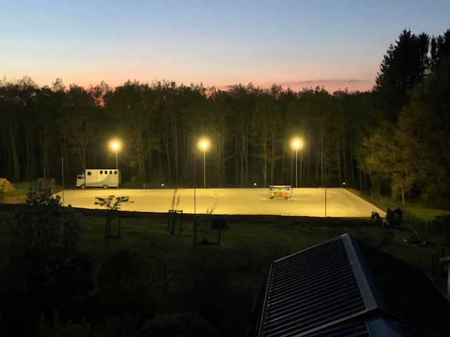 200w 3000k led breedstraler met lens waterdicht (8x) - afbeelding 1 van  8